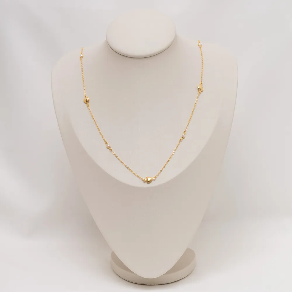 COLAR LONGO CORAÇÃO E PÉROLA BANHO OURO 18K