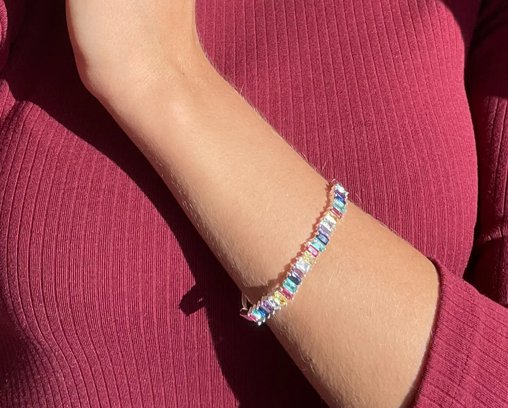 BRACELETE CRAVEJADO COM ZIRCÔNIAS NAVETE COLORIDAS BANHO PRATA