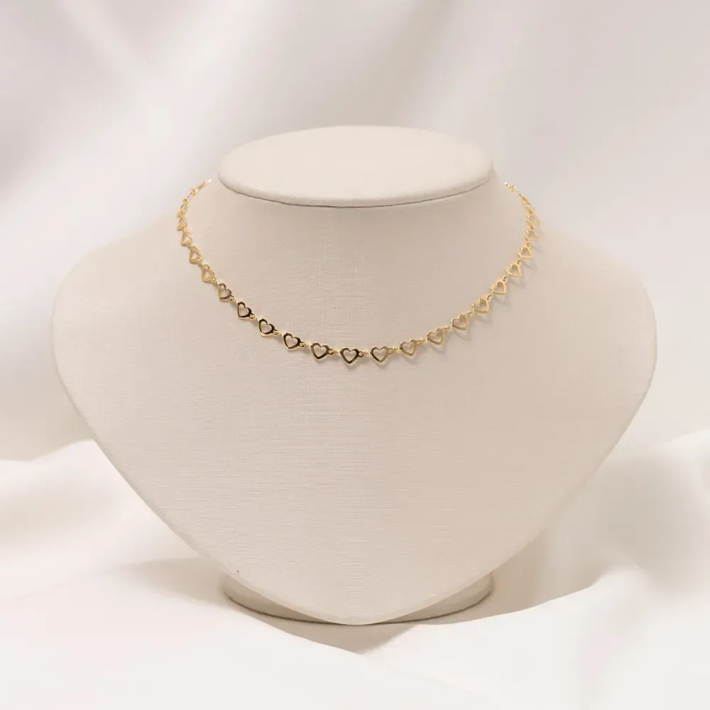 CHOKER ELOS CORAÇÕES BANHO OURO 18K