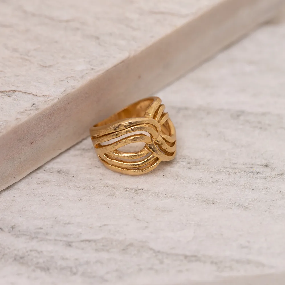 ANEL RISCADO LISO BANHO OURO 18K