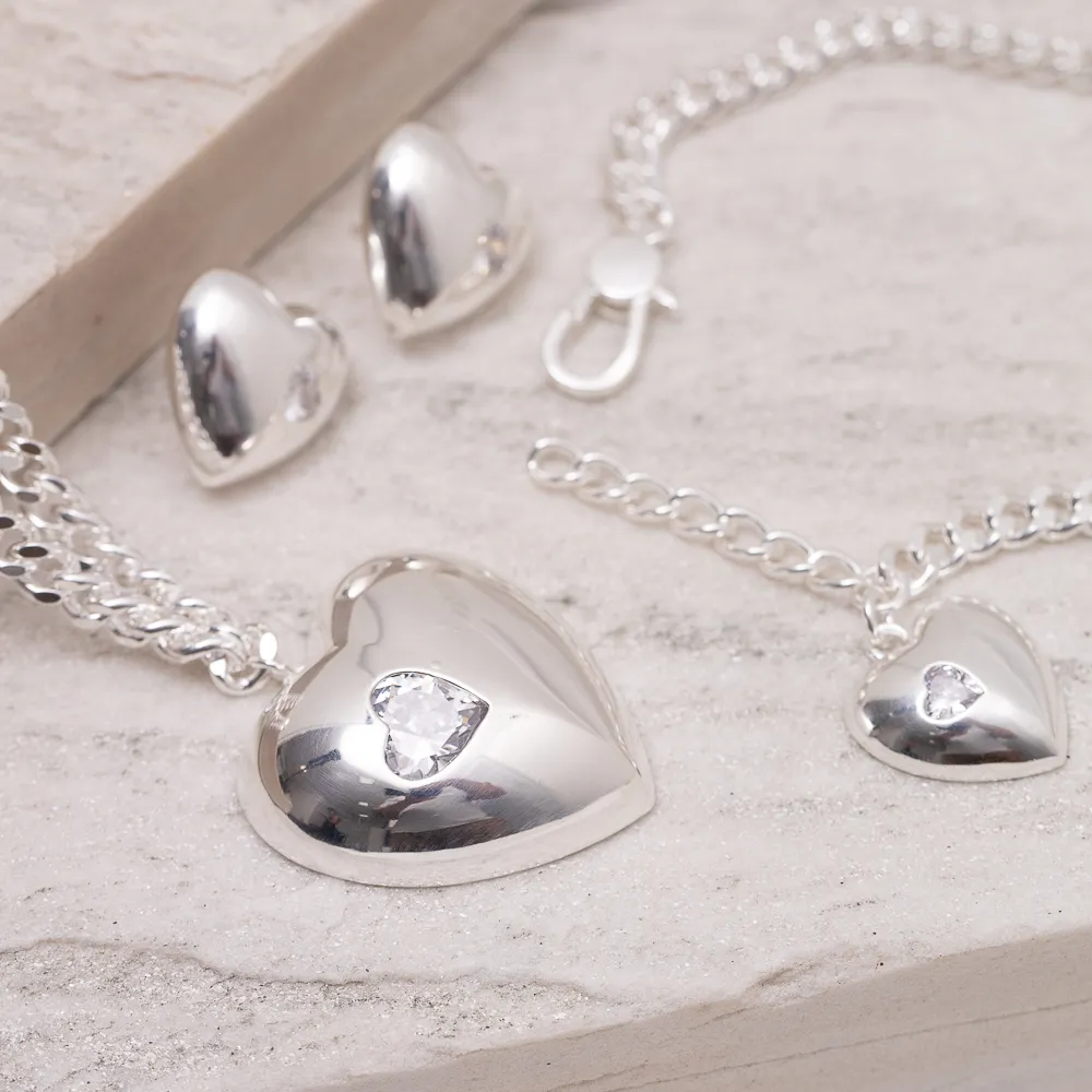 CONJUNTO PULSEIRA, BRINCO E COLAR CORAÇÃO COM ZIRCÔNIA BANHO PRATA