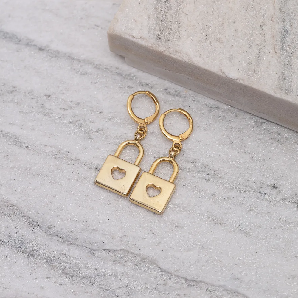 BRINCO CADEADO BANHO OURO 18K