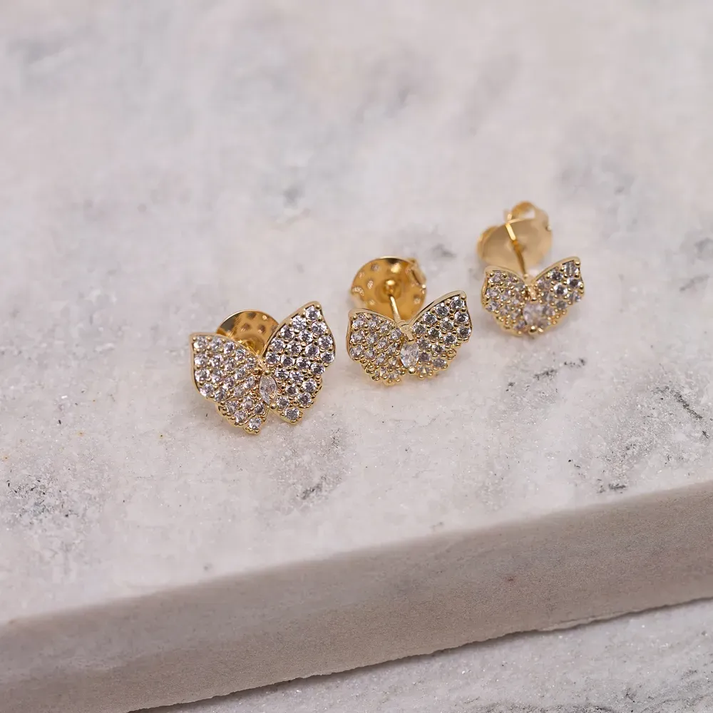 BRINCO BORBOLETA CRAVEJADO COM ZIRCÔNIAS CRISTAIS G BANHO OURO 18K