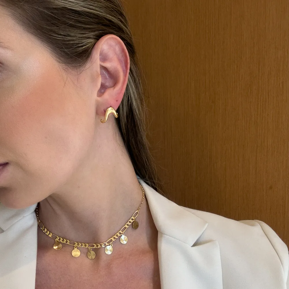 BRINCO ESTILO EAR CUFF LISO BANHO OURO 18K