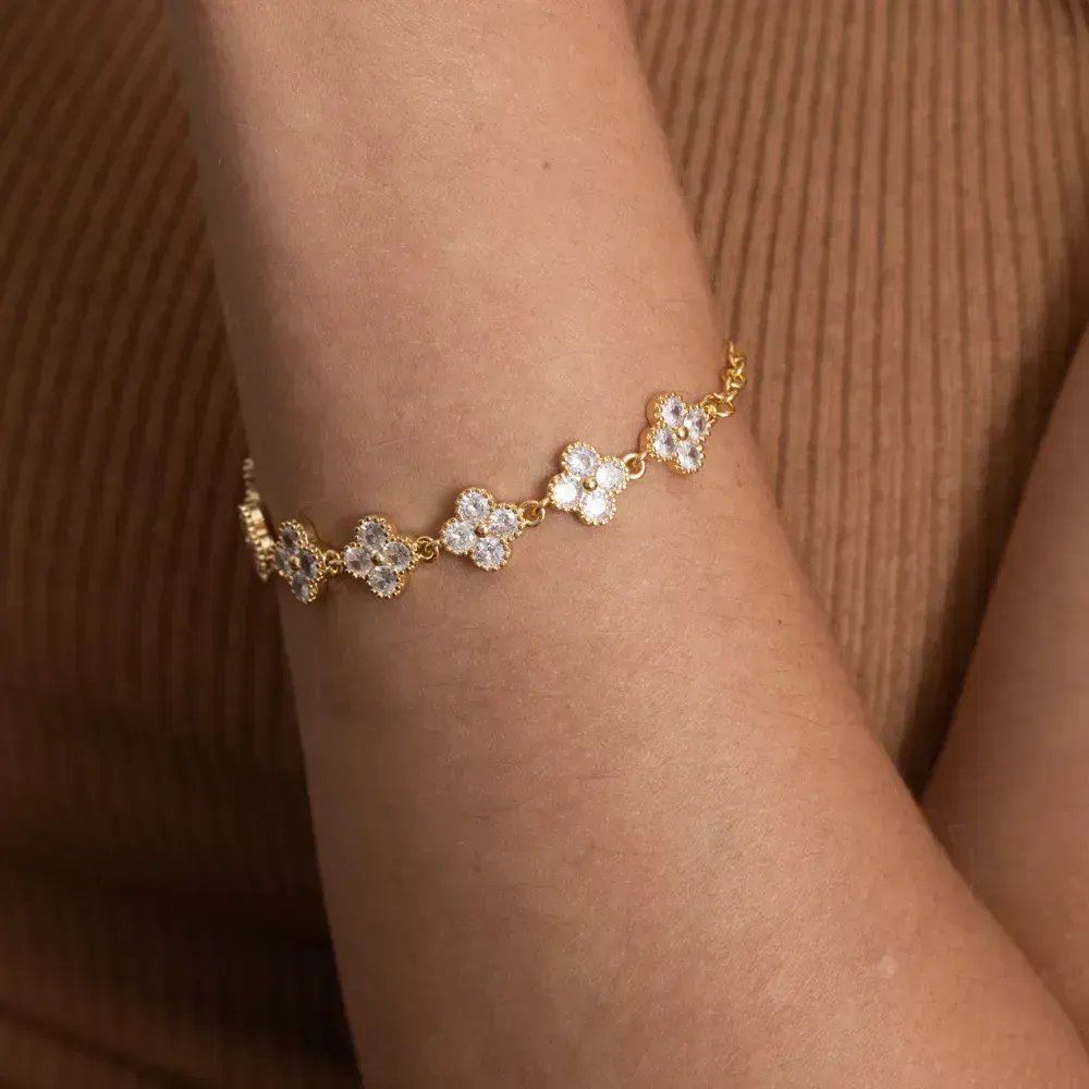 PULSEIRA FLOR CRAVEJADA COM ZIRCÔNIAS CRISTAIS BANHO OURO 18K