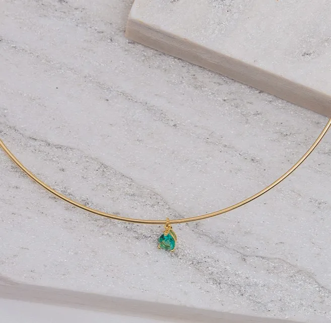 COLAR ARO COM PINGENTE GOTA VERDE BANHO OURO 18K