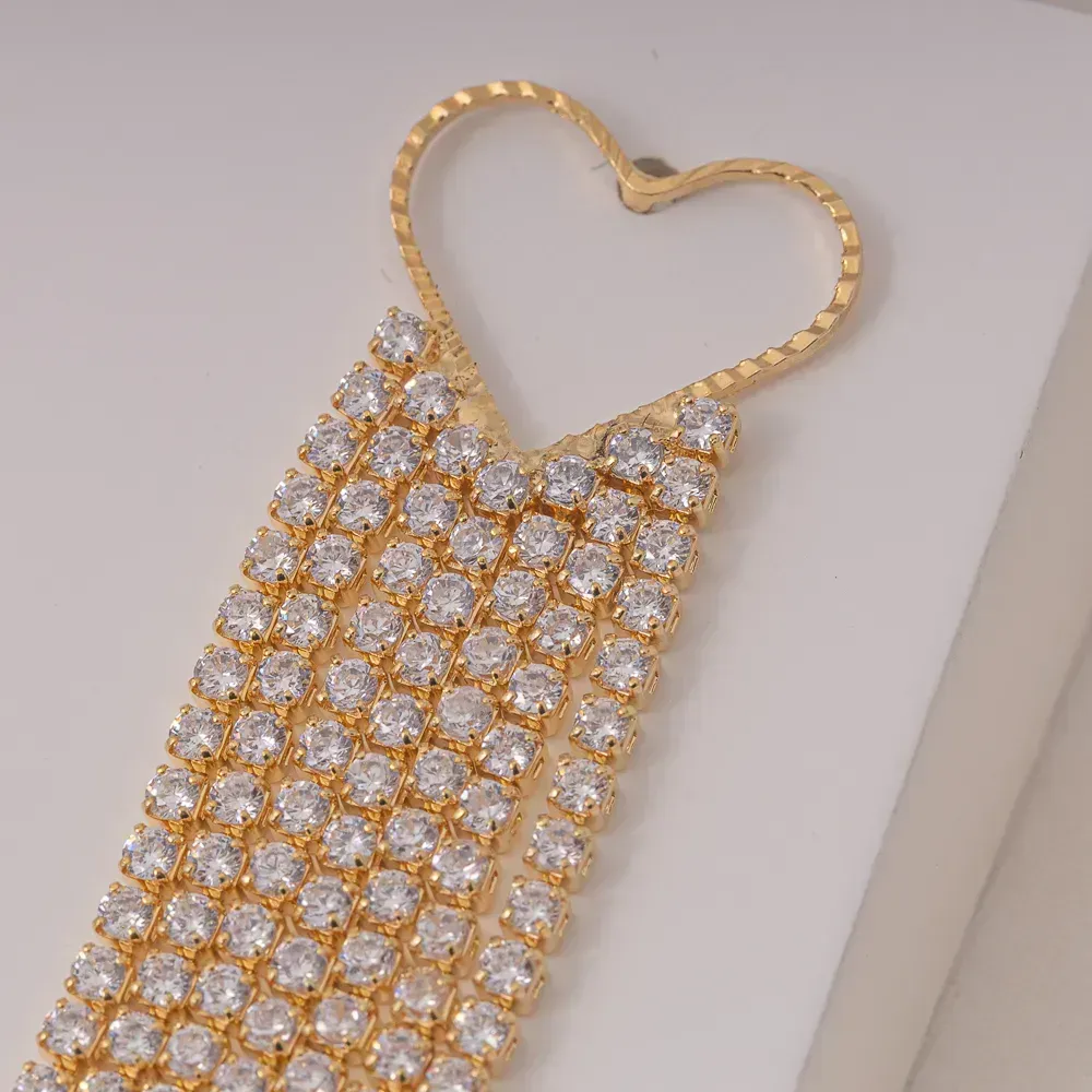 BRINCO FESTA FRANJA BASE CORAÇÃO COM ZIRCÔNIAS CRISTAIS BANHO OURO 18K