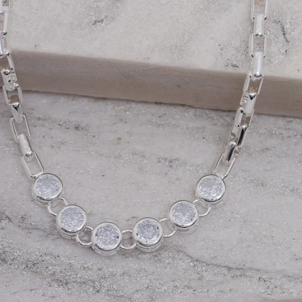 CHOKER COM ZIRCÔNIAS REDONDAS BANHO PRATA