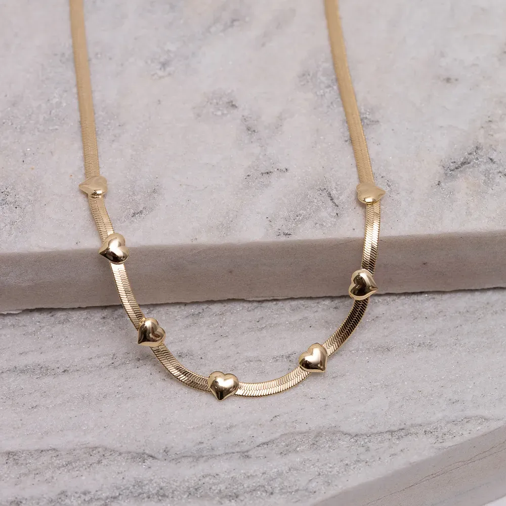 CHOKER FITA COM CORAÇÃO LISAS BANHO OURO 18K