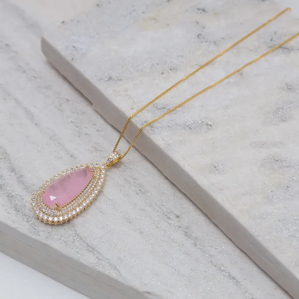 COLAR GOTA COM ZIRCÔNIAS E PEDRA ROSA CLARO G BANHO OURO 18K