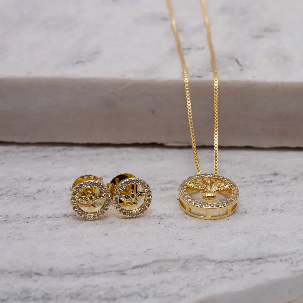 CONJUNTO ESPÍRITO SANTO CRAVEJADO COM ZIRCÔNIAS BANHO OURO 18K