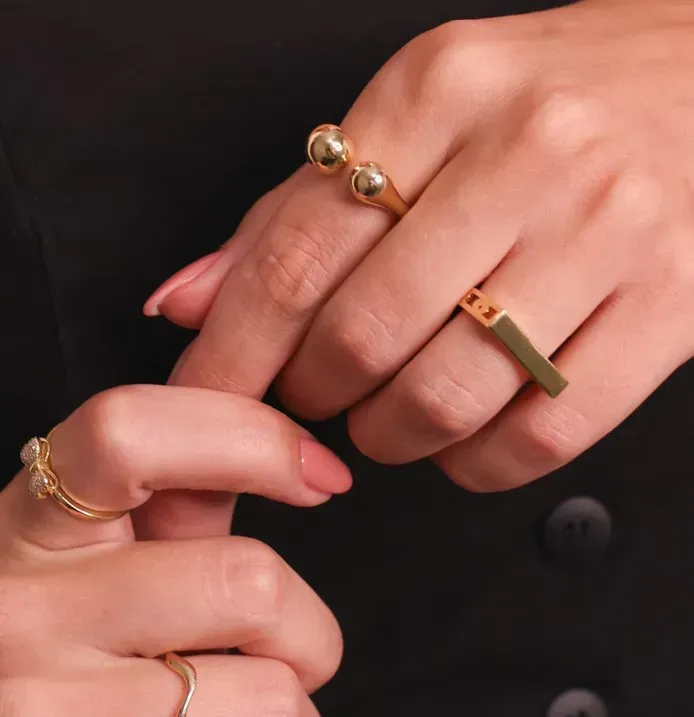 ANEL DUAS ESFERAS LISO COM REGULAGEM BANHO OURO 18K