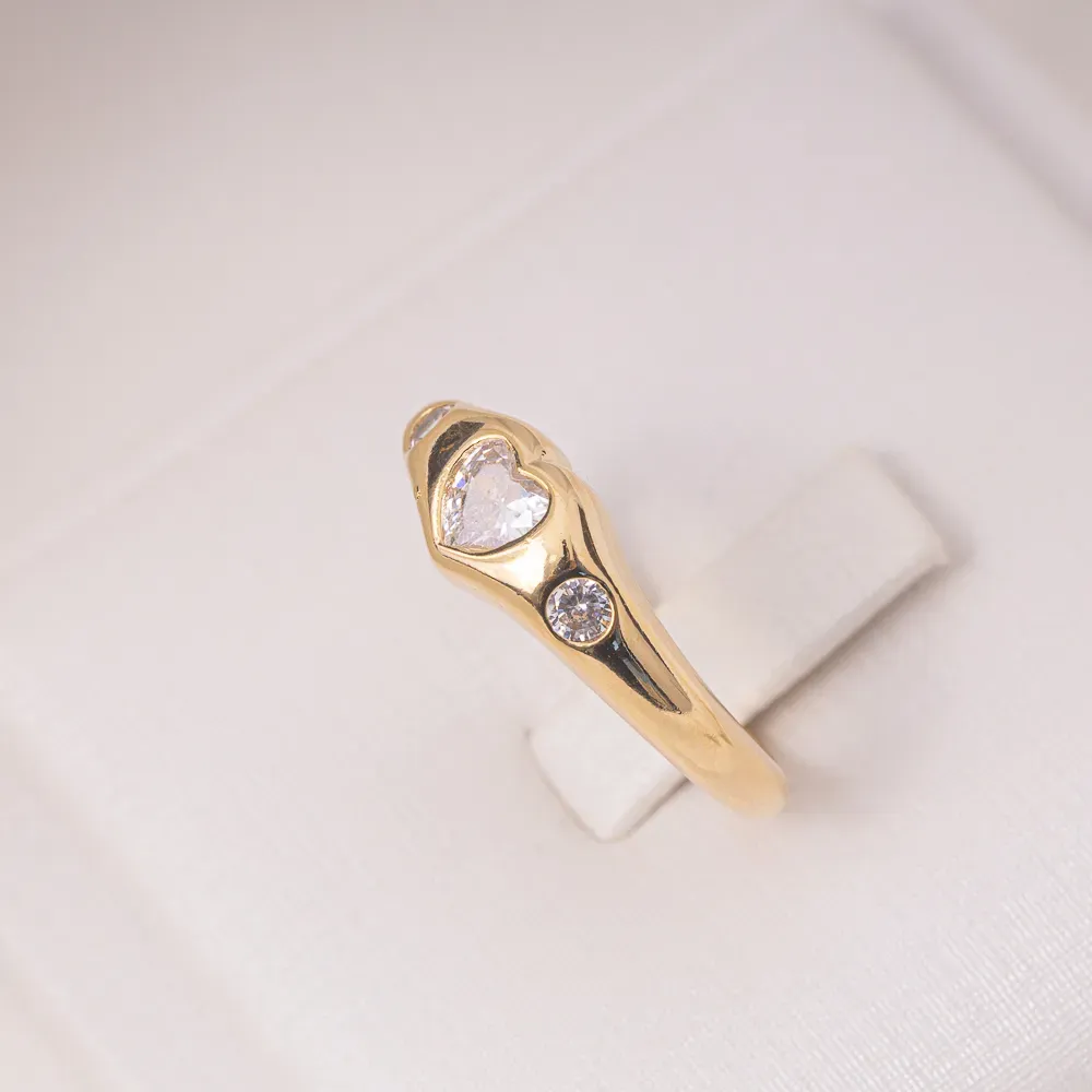 ANEL CORAÇÃO COM ZIRCÔNIA CRISTAL BANHO OURO 18K
