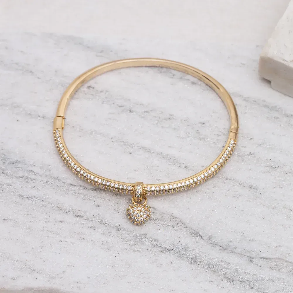 BRACELETE PINGENTE CORAÇÃO CRAVEJADO COM ZIRCÔNIAS CRISTAIS BANHO OURO 18K
