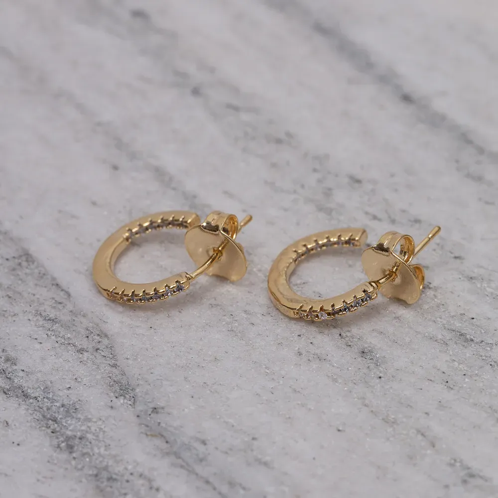 BRINCO ARGOLA P COM ZIRCÔNIA BANHO OURO 18K