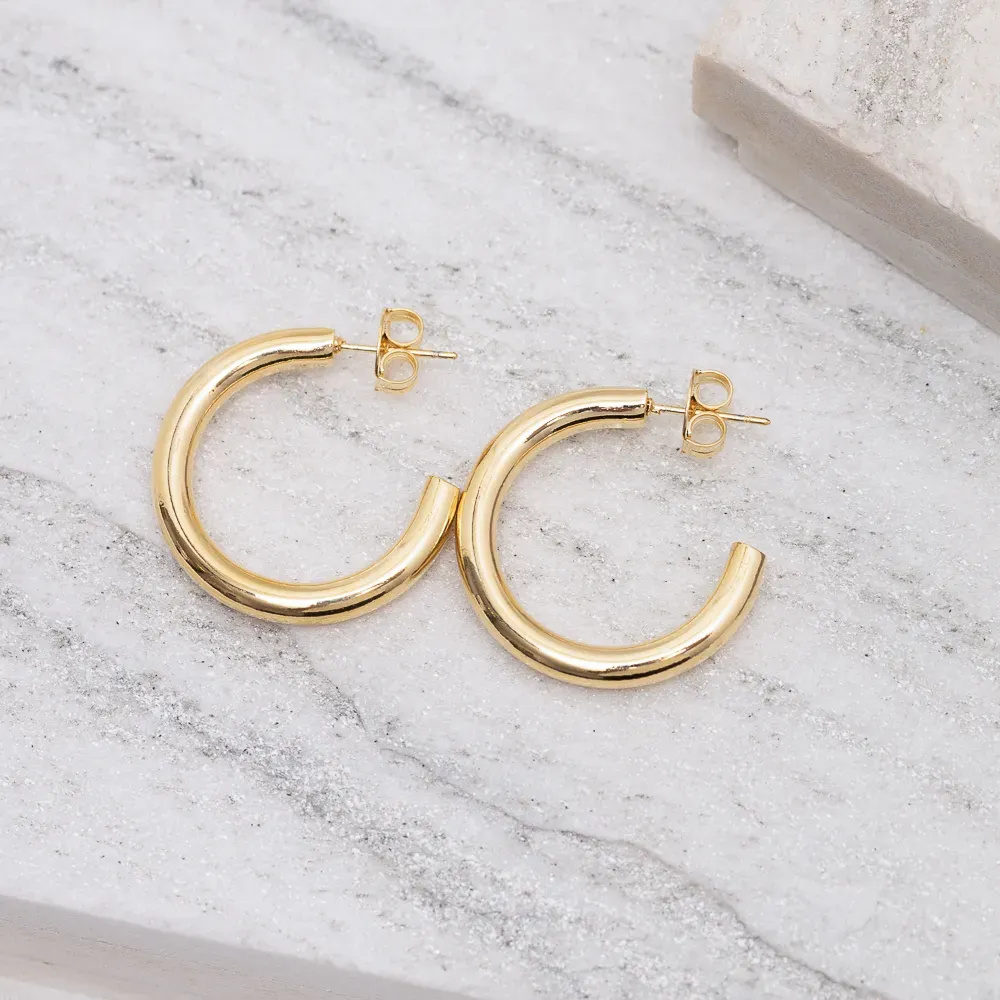 BRINCO ARGOLA TRADICIONAL BANHO OURO 18K
