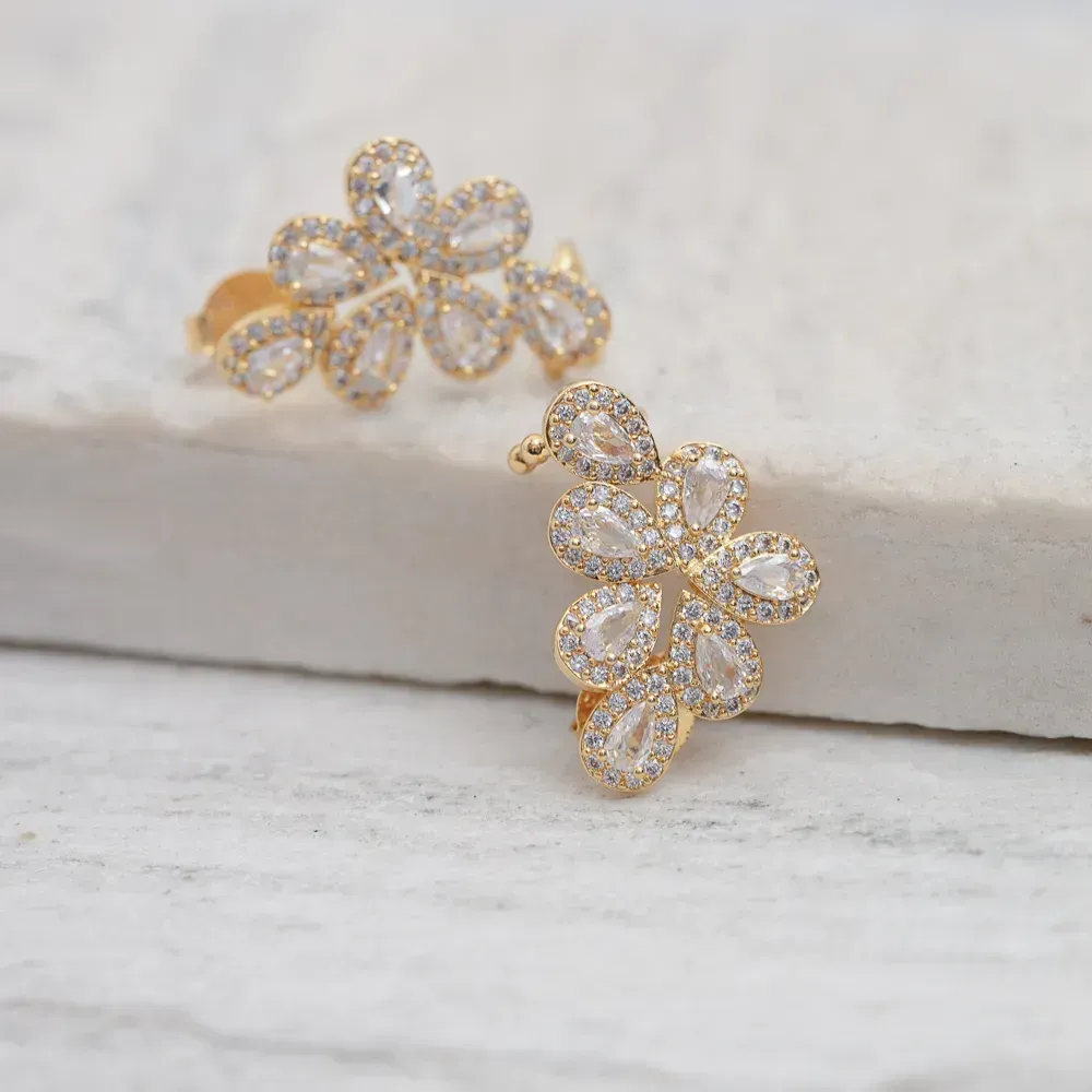 BRINCO EAR CUFF COM ZIRCÔNIAS CRISTAIS BANHO OURO 18K