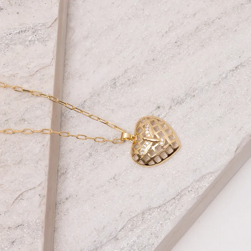COLAR ESPÍRITO SANTO COM ZIRCÔNIAS CRISTAIS BANHO OURO 18K