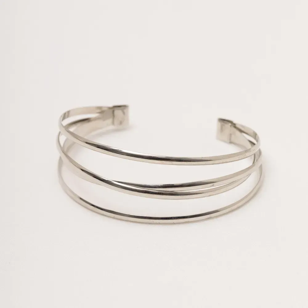 PULSEIRA BRACELETE QUATRO AROS BANHO RÓDIO BRANCO