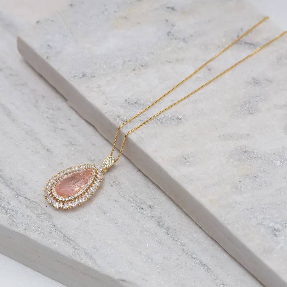 COLAR GOTA COM ZIRCÔNIAS E PEDRA SALMÃO M BANHO OURO 18K