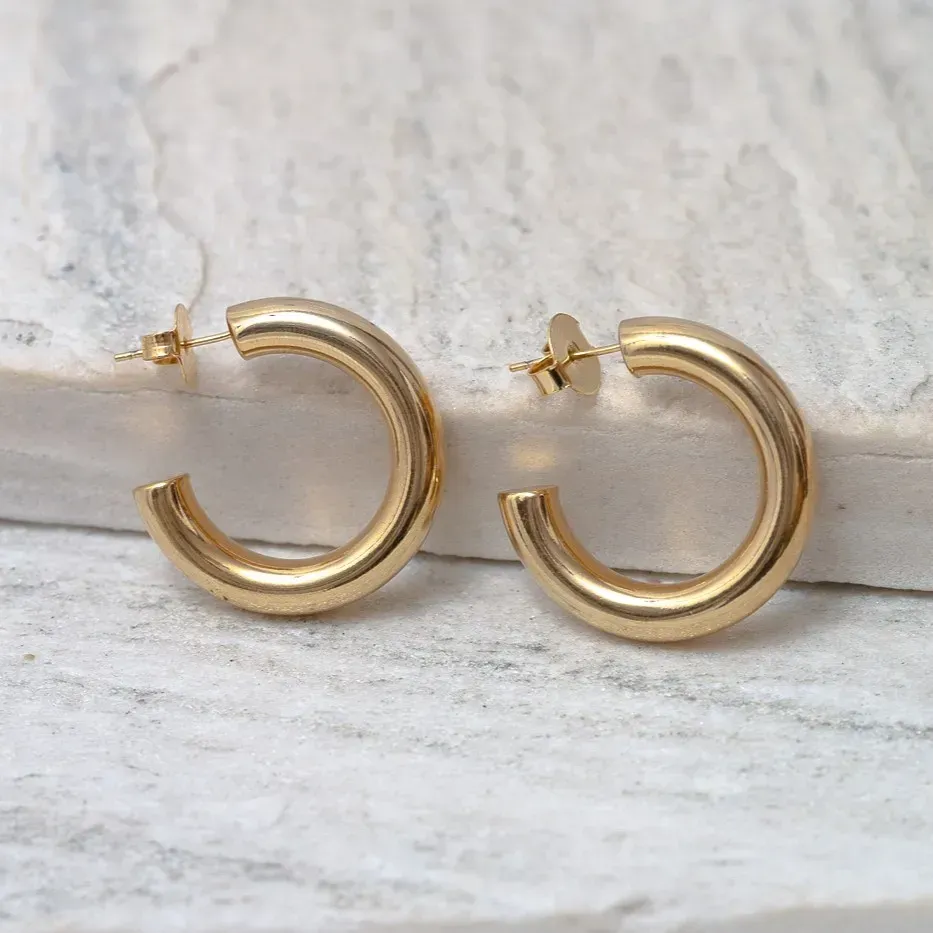 BRINCO ARGOLA TUBO LISA BANHO OURO 18K