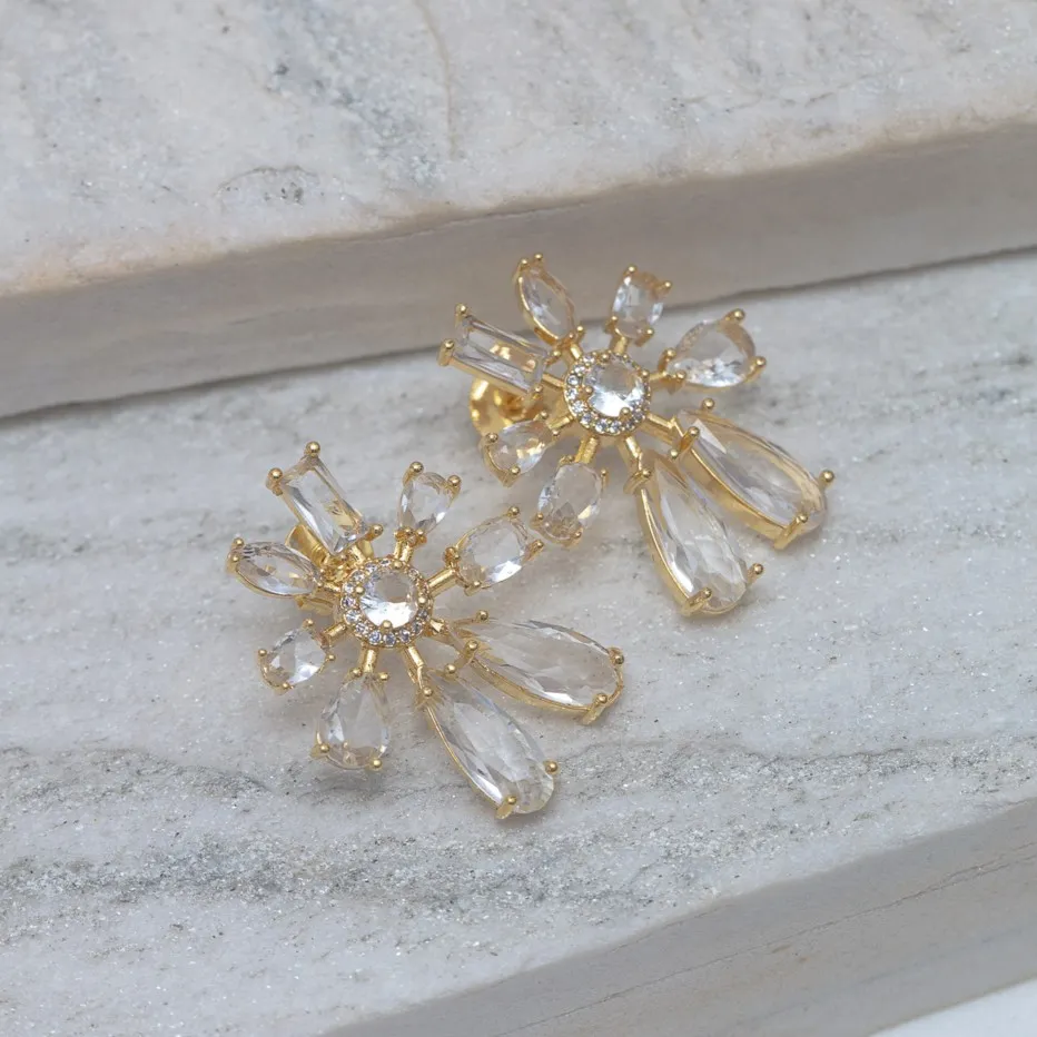 BRINCO FLOR GRANDE COM PEDRAS CRISTAIS BANHO OURO 18K