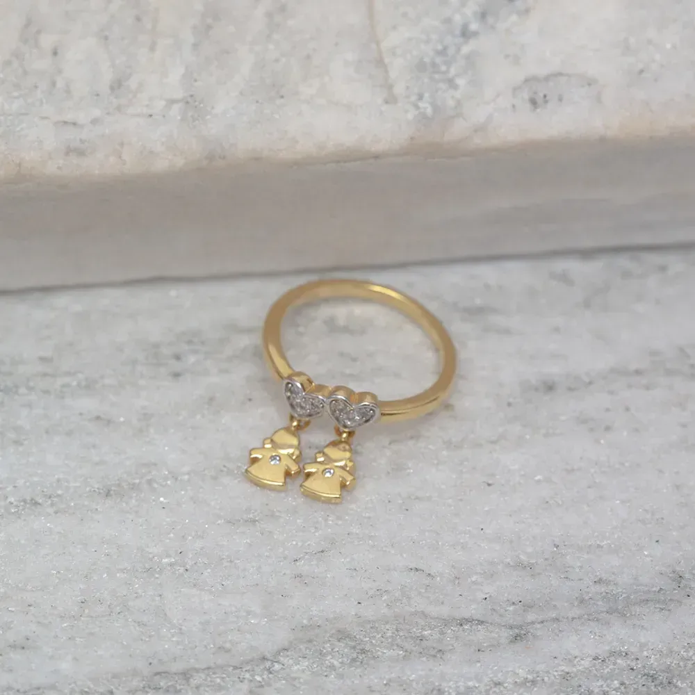 ANEL FILHOS DUAS MENINAS DOIS CORAÇÕES CRAVEJADO BANHO OURO 18K