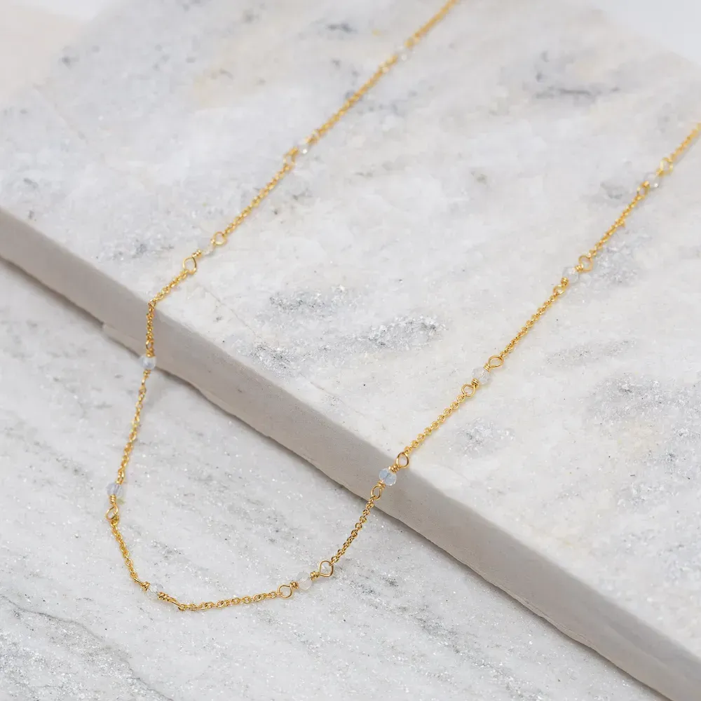 COLAR LONGO COM ZIRCÔNIAS CRISTAIS BANHO OURO 18K
