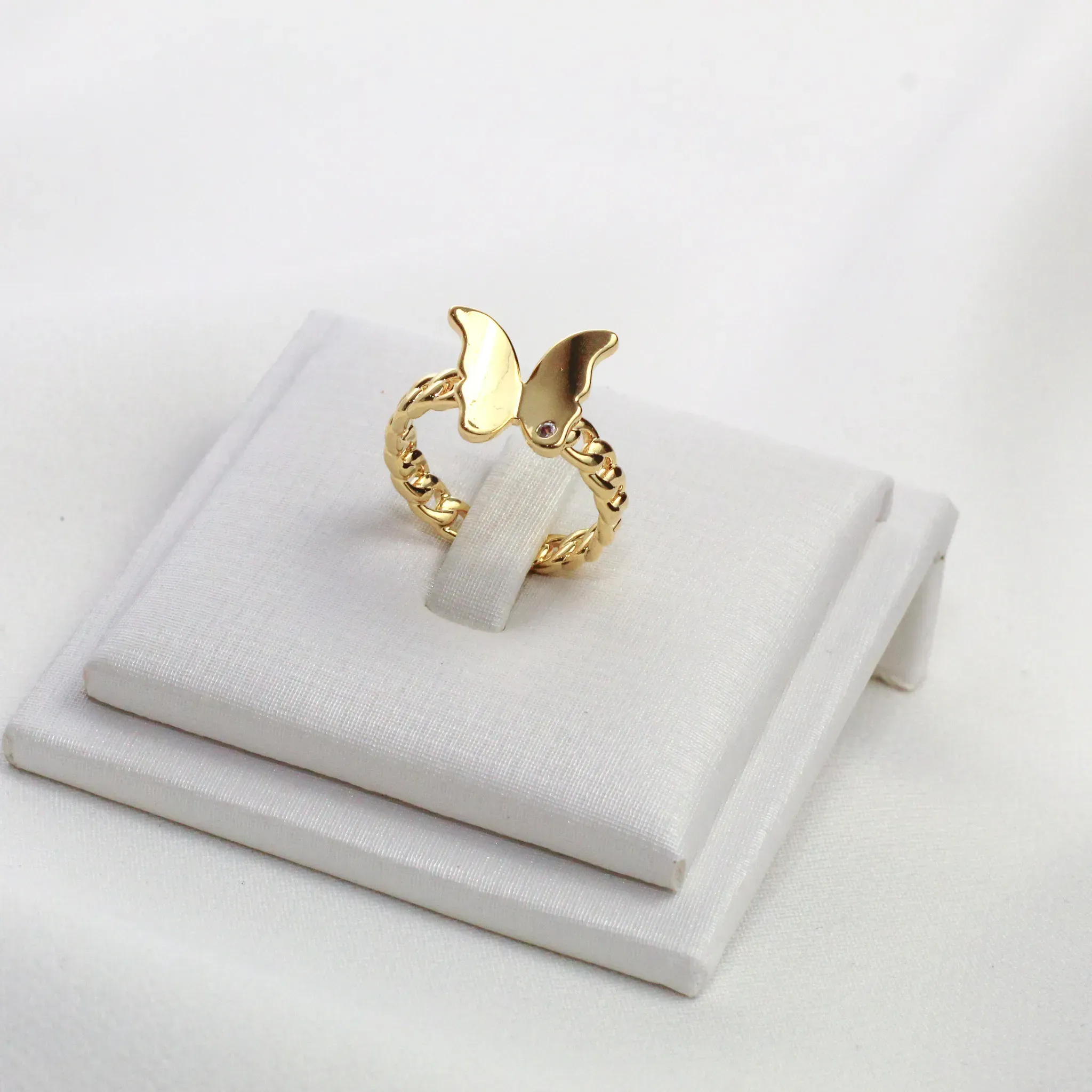 ANEL CORRENTE COM BORBOLETA BANHO OURO 18K