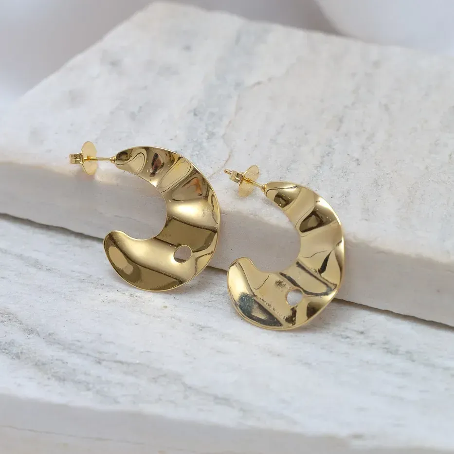 BRINCO ARGOLA LISA BANHO OURO 18K