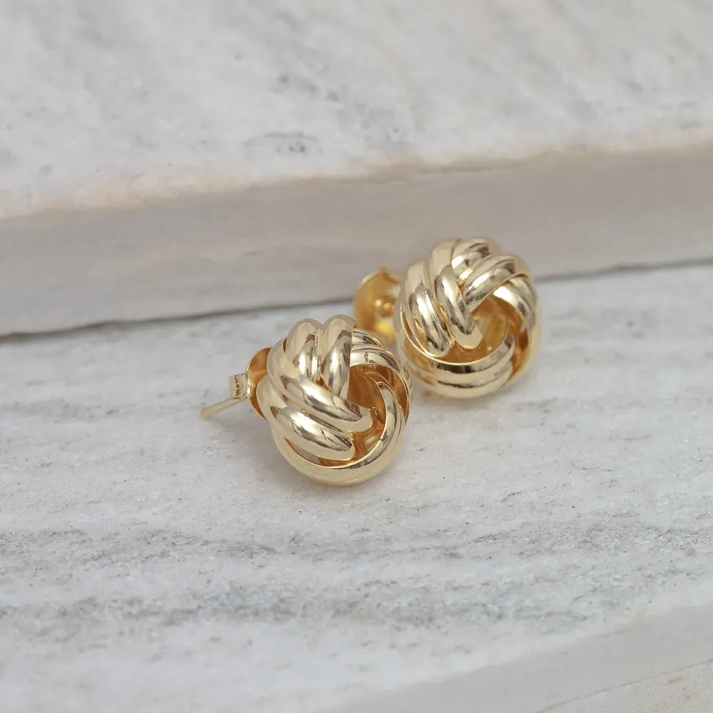 BRINCO BOTÃO LISO TORCIDO BANHO OURO 18K