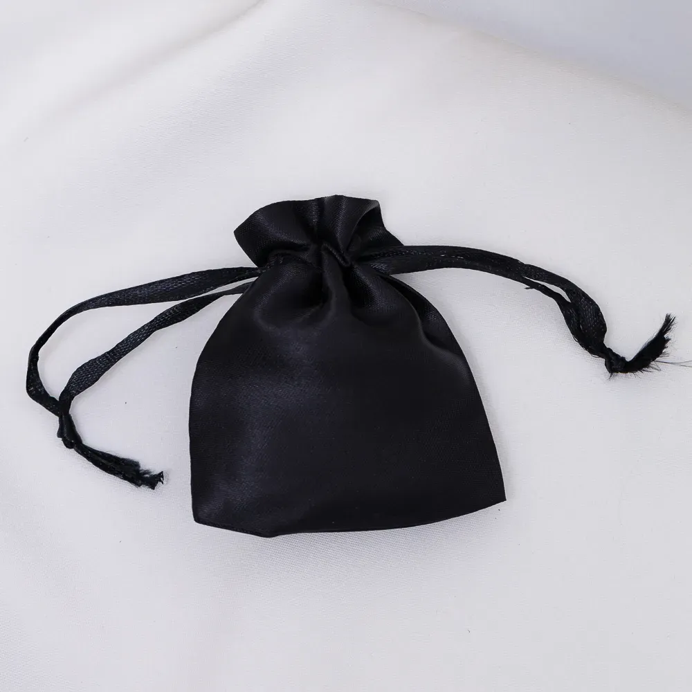EMBALAGEM SAQUINHO EM CETIM PEQUENO COR PRETO