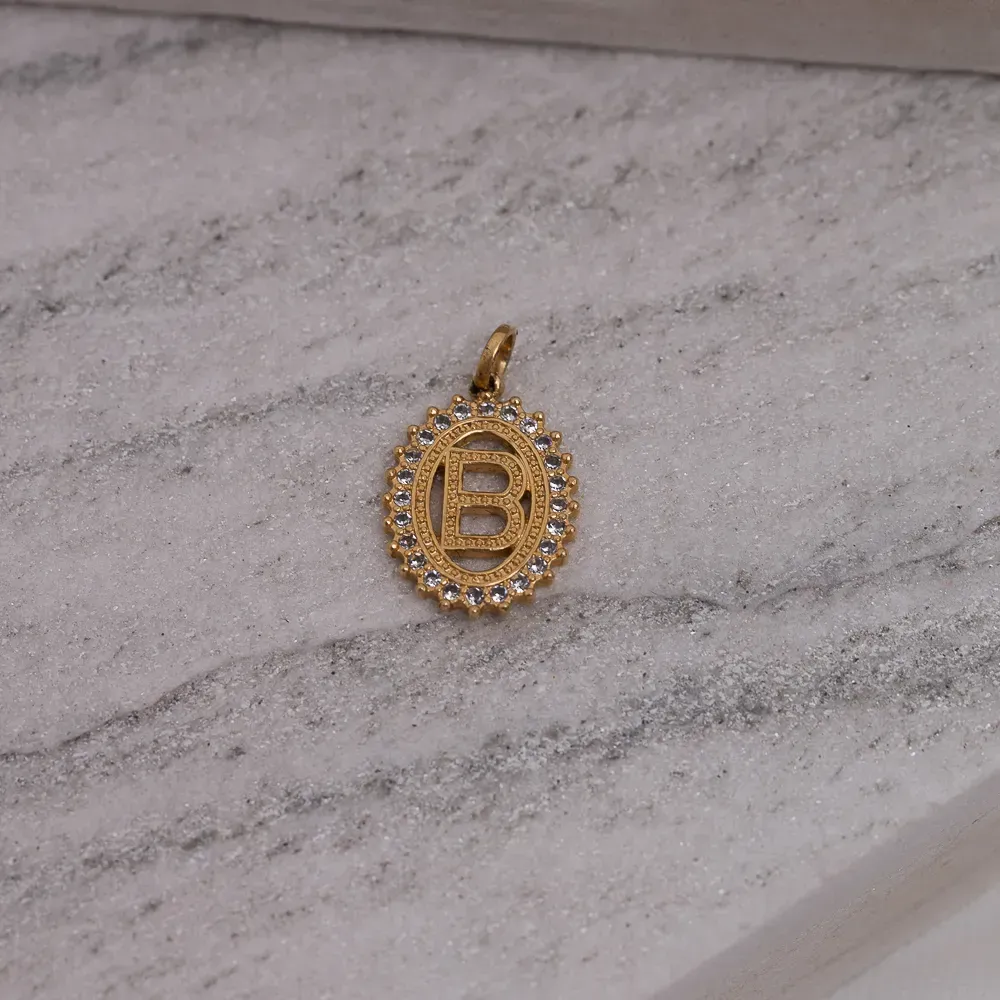 PINGENTE LETRA B COM ZIRCÔNIAS CRISTAIS BANHO OURO 18K