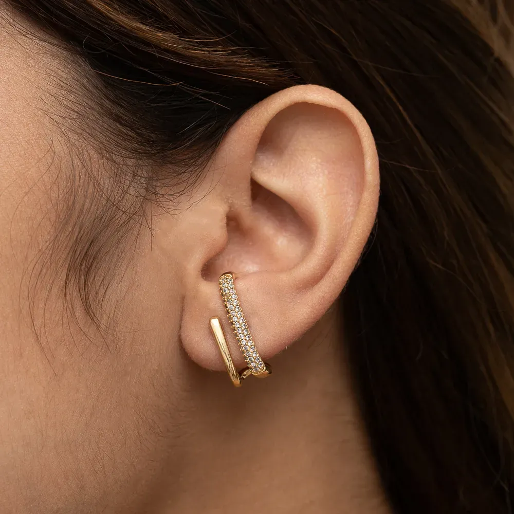BRINCO EAR CUFF DUPLO LISO E CRAVEJADO COM ZIRCÔNIAS BANHO OURO 18K