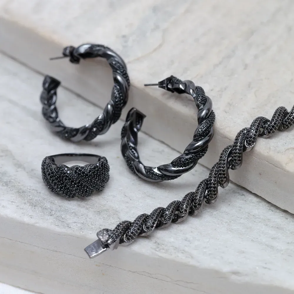 CONJUNTO BRINCO, ANEL E PULSEIRA COM ZIRCÔNIAS NEGRAS BANHO RÓDIO NEGRO