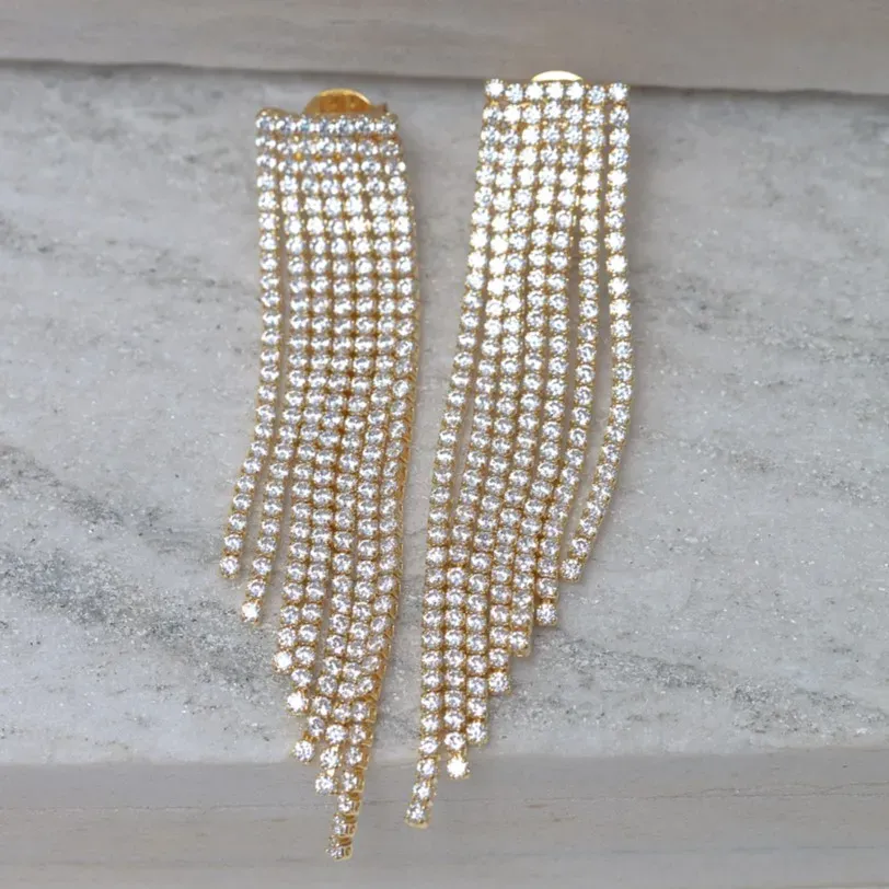 BRINCO FESTA FRANJA DIAGONAL COM ZIRCÔNIAS CRISTAIS BANHO OURO 18K