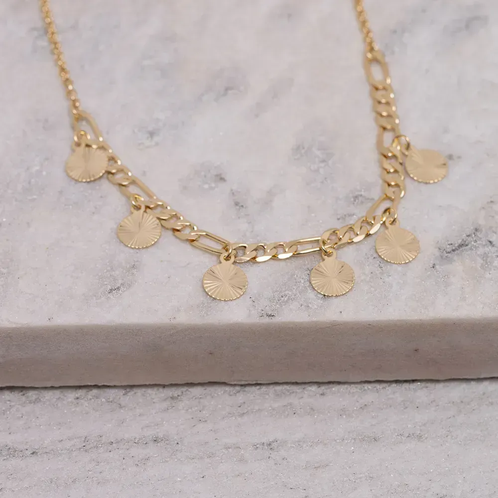 CHOKER ELO GROUMET COM PINGENTE REDONDO BANHO OURO 18K