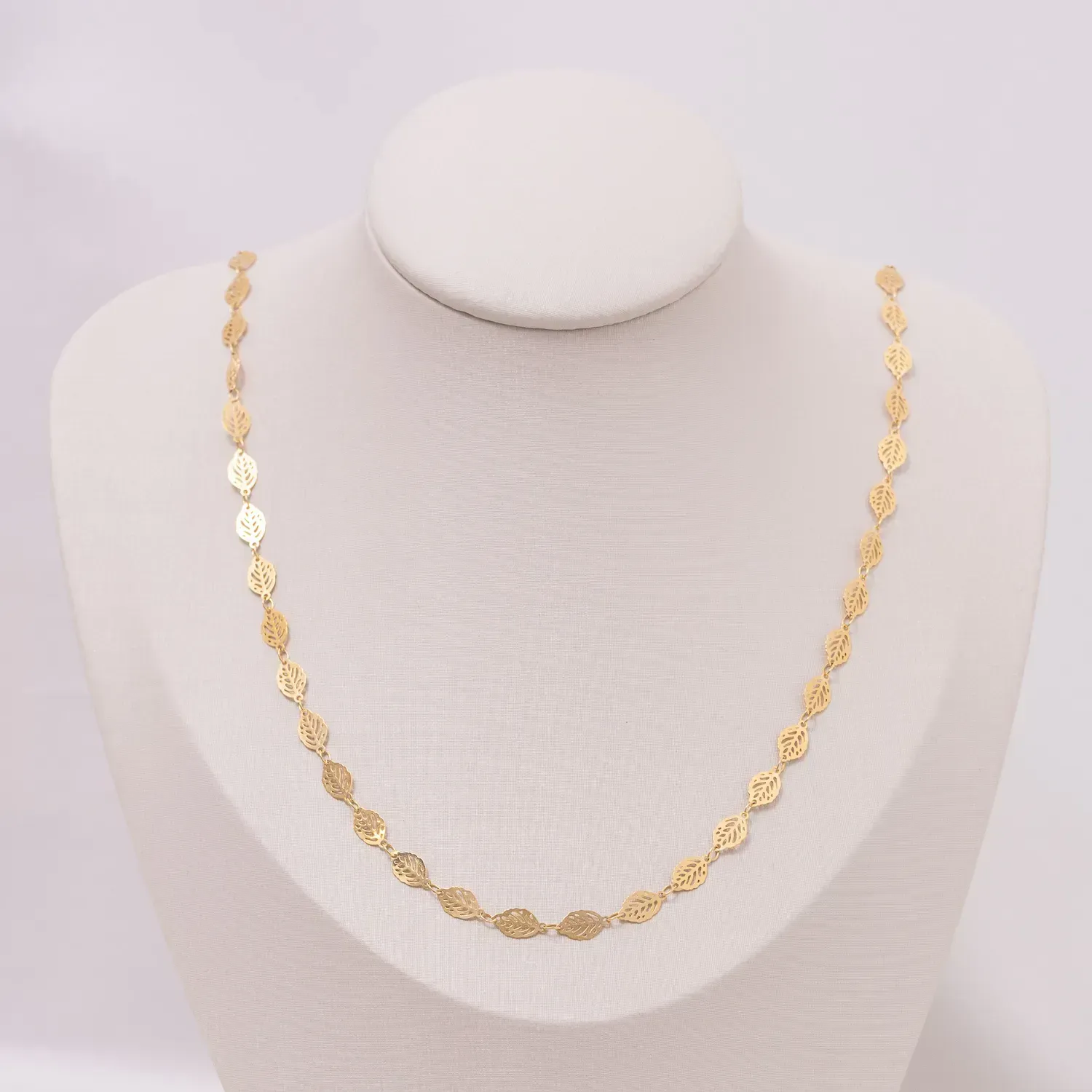 COLAR LONGO FOLHAS BANHO OURO 18K