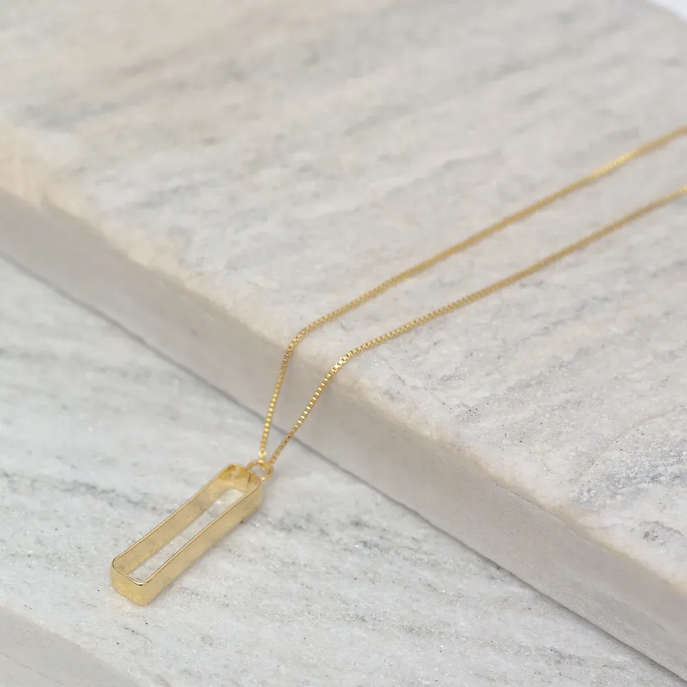 COLAR MINIMALISTA LISO VAZADO BANHO OURO 18K