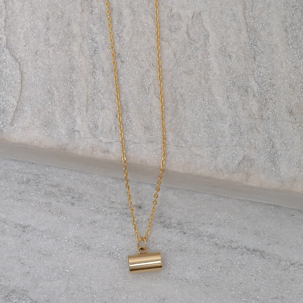 COLAR TUBO LISO LONGO BANHO OURO 18K