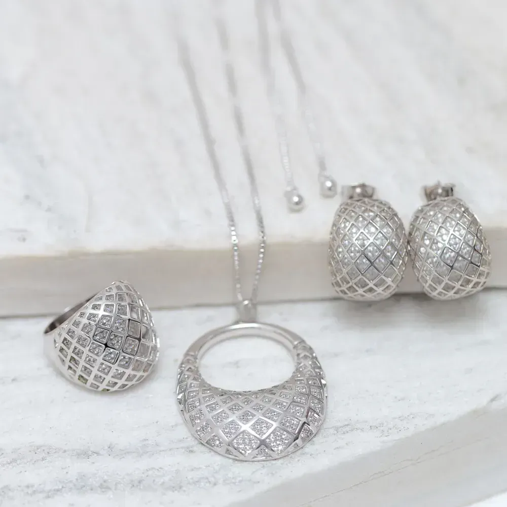 CONJUNTO COLAR, ANEL E BRINCO COM ZIRCÔNIAS BANHO RÓDIO BRANCO