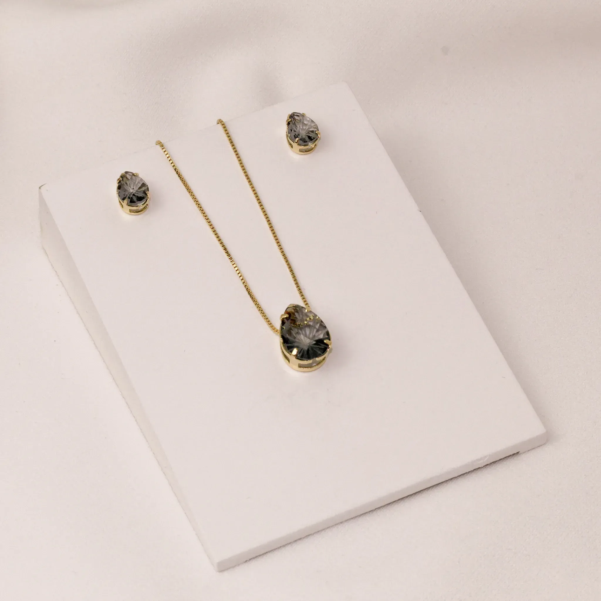 CONJUNTO GOTA CRISTAL FUMÊ P BANHO OURO 18K