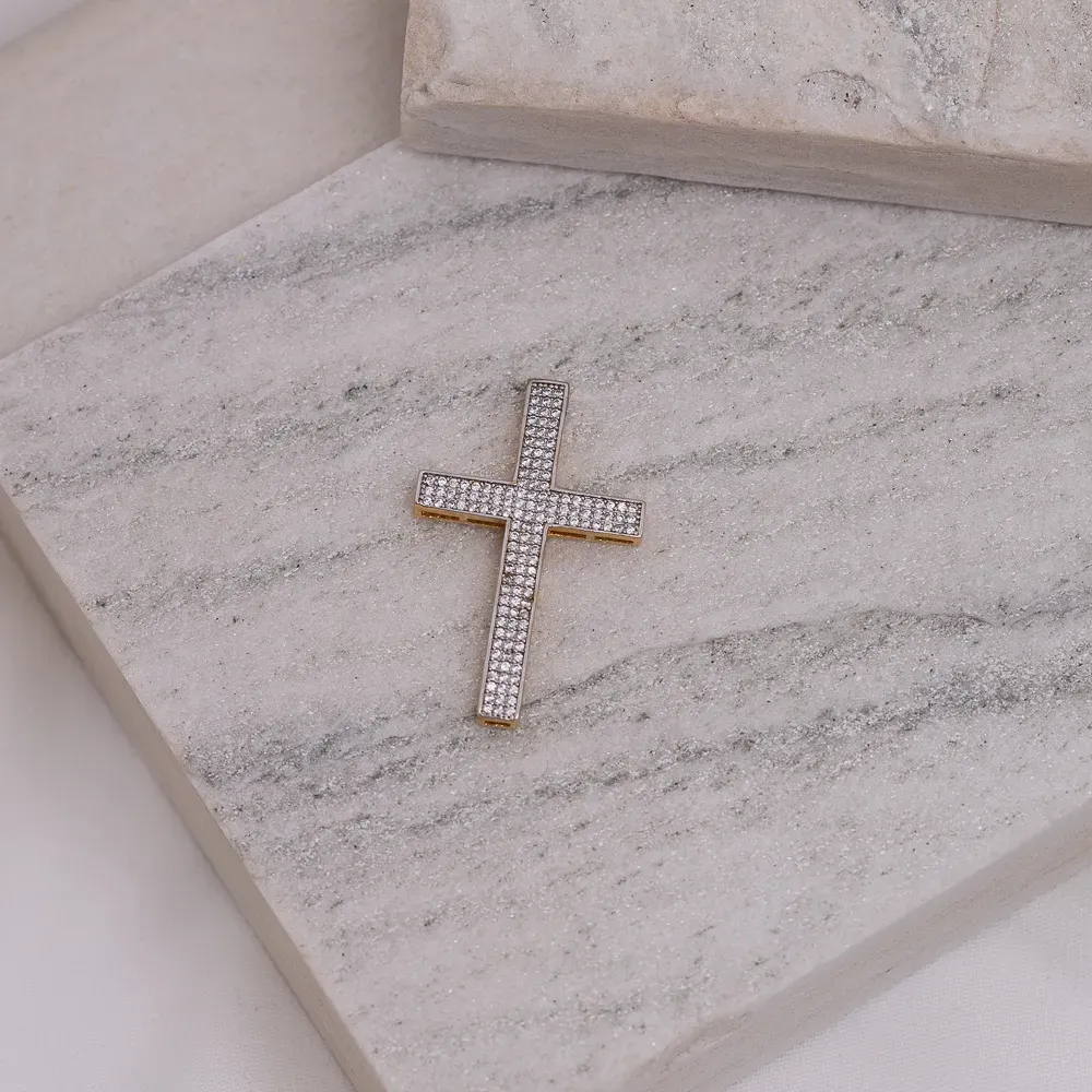 PINGENTE CRUZ CRAVEJADA COM ZIRCÔNIAS BANHO OURO 18K