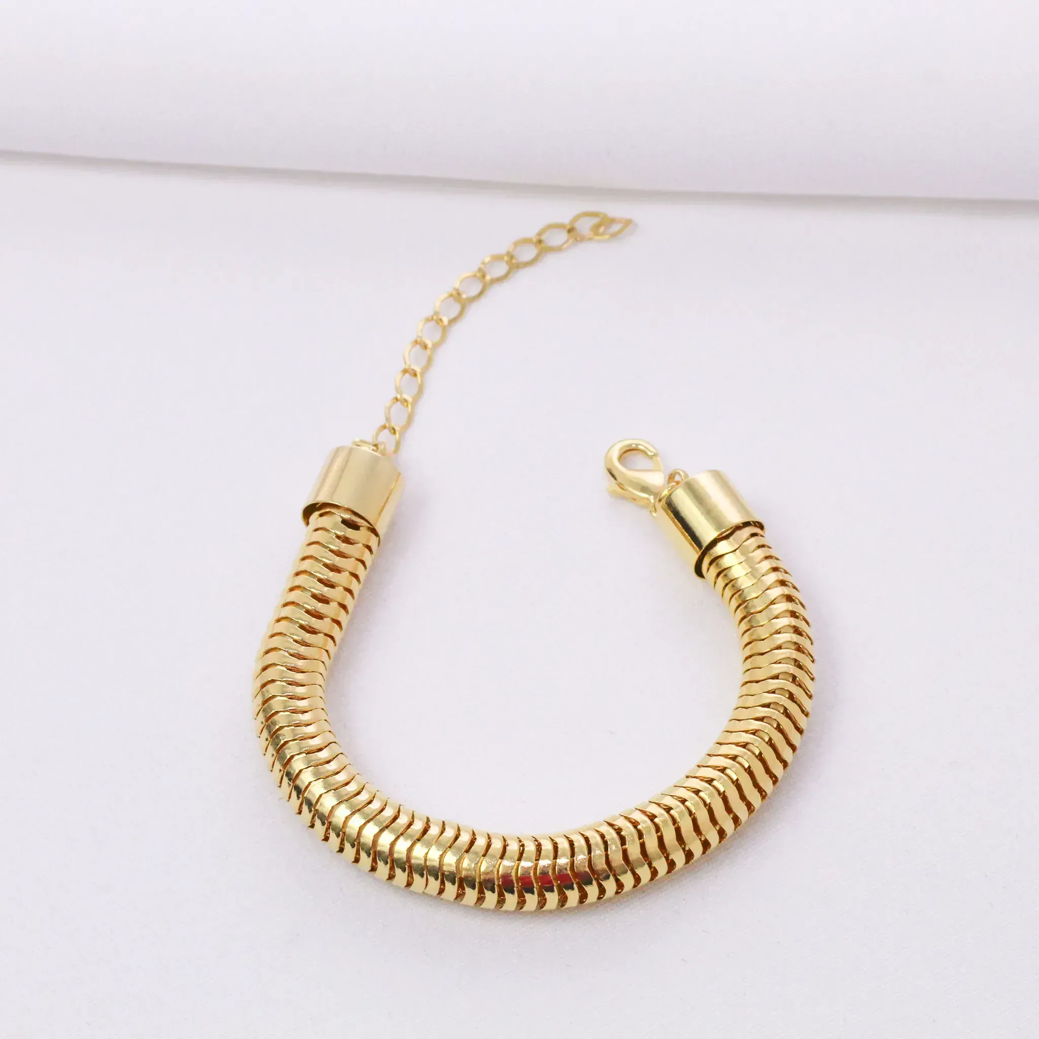PULSEIRA FIO ALEMÃO OCO GG BANHO OURO 18K