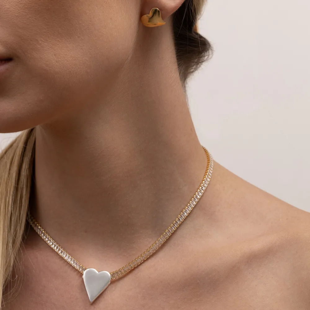 CHOKER RIVIERA COM PINGENTE CORAÇÃO PRATA BANHO OURO 18K