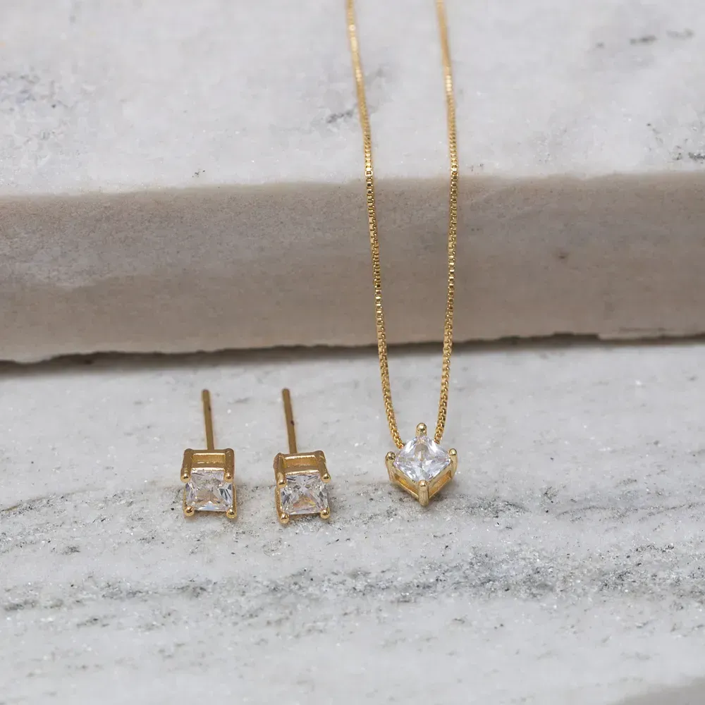 CONJUNTO QUADRADO PEDRA CRISTAL BANHO OURO 18K