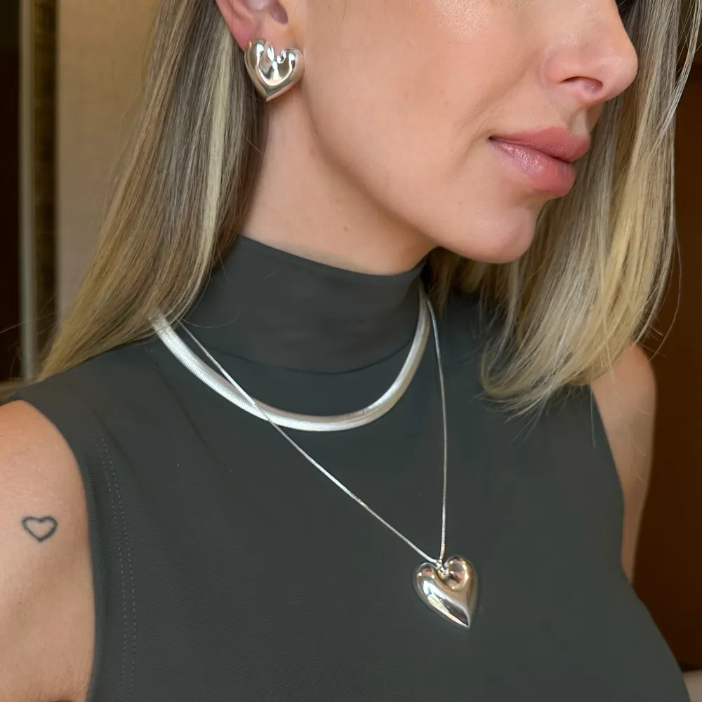 CONJUNTO CORAÇÃO LISO ABAULADO BANHO PRATA