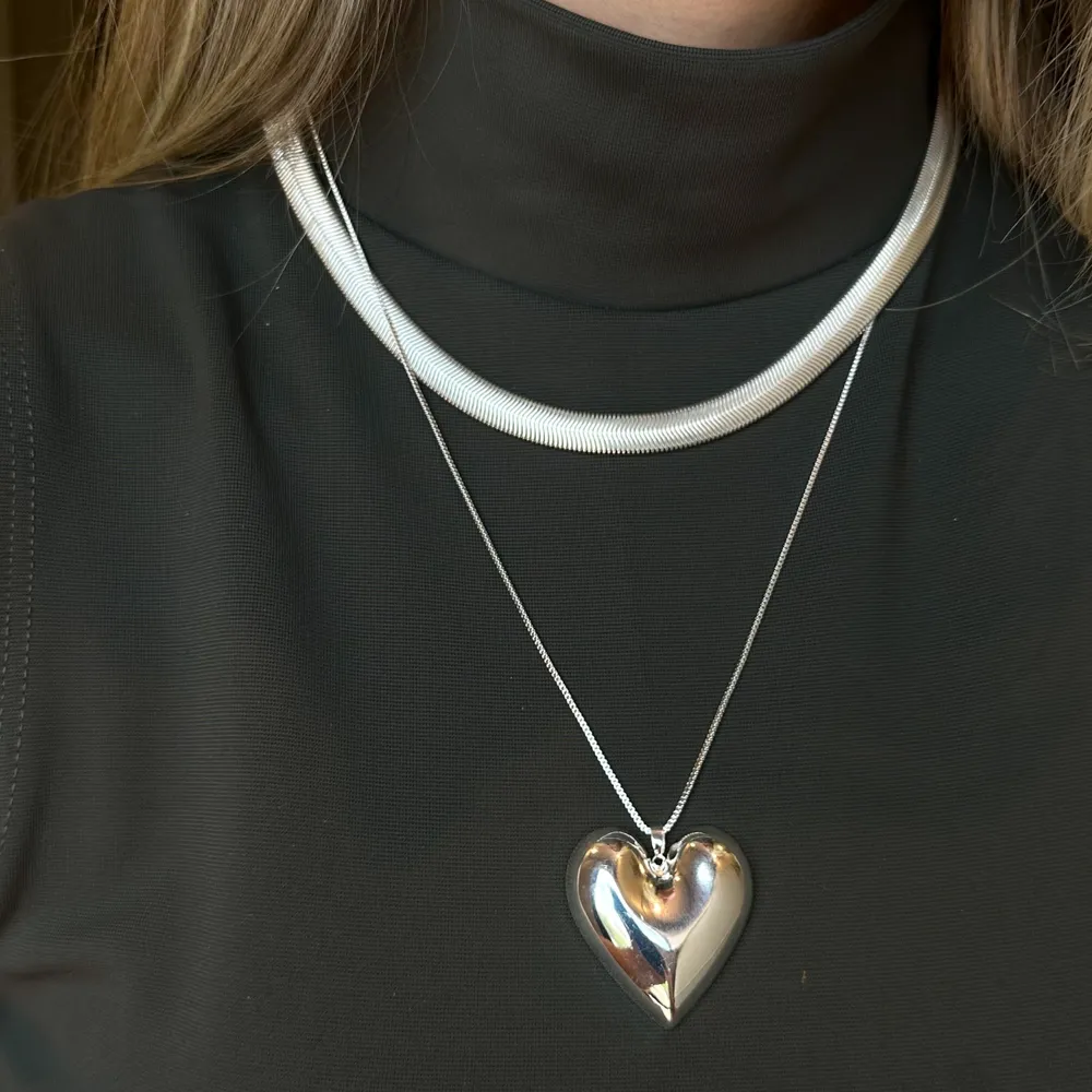 CONJUNTO CORAÇÃO LISO ABAULADO BANHO PRATA