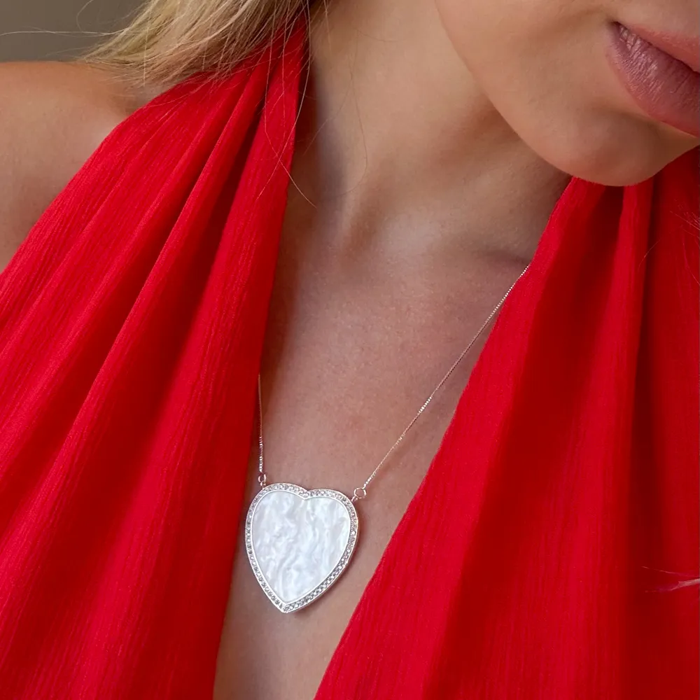 CONJUNTO CORAÇÃO MADRE PÉROLA COM ZIRCÔNIAS BANHO PRATA