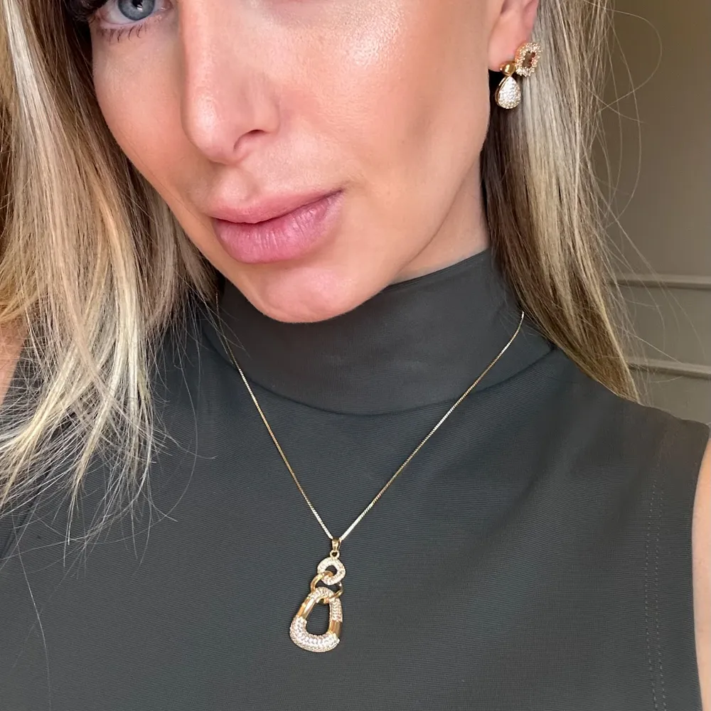 BRINCO GOTA CRAVEJADA COM ZIRCÔNIA BANHO OURO 18K